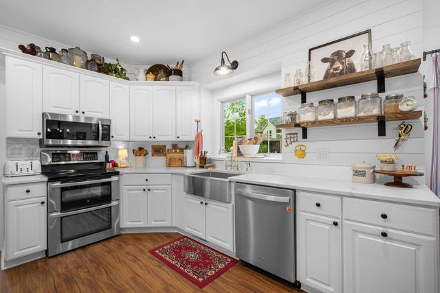 5429 Yale DRIVE, Franklin, WI 53132