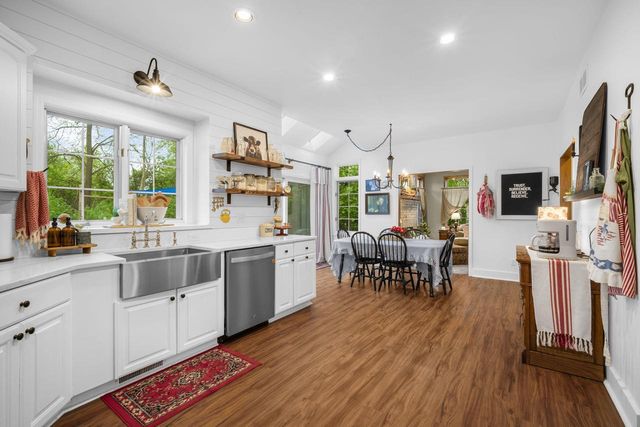 5429 Yale DRIVE, Franklin, WI 53132