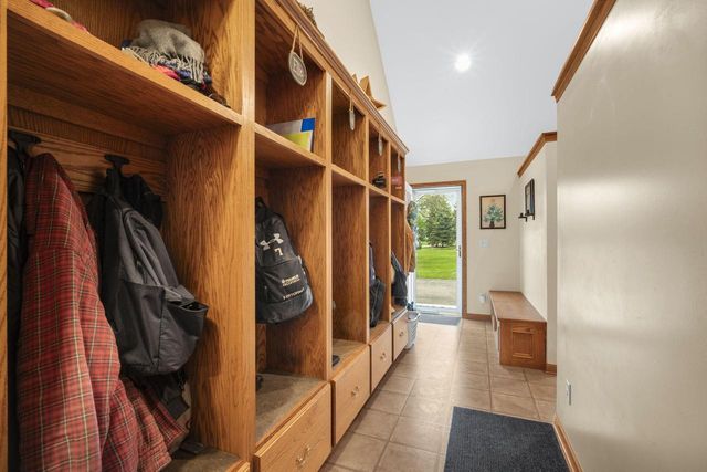 5429 Yale DRIVE, Franklin, WI 53132