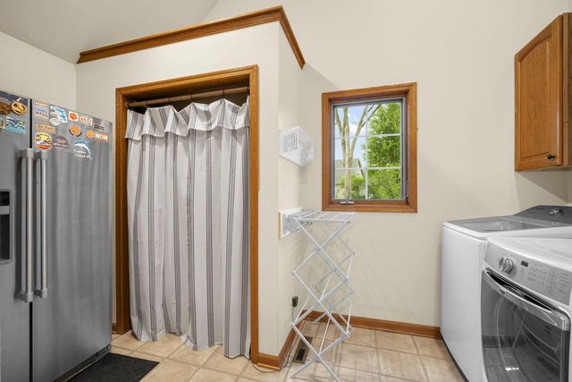 5429 Yale DRIVE, Franklin, WI 53132