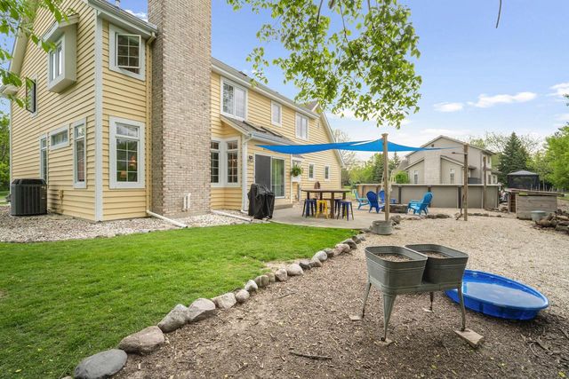 5429 Yale DRIVE, Franklin, WI 53132