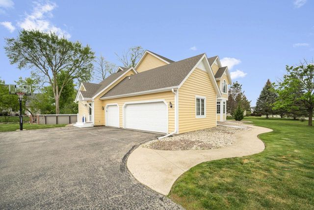 5429 Yale DRIVE, Franklin, WI 53132