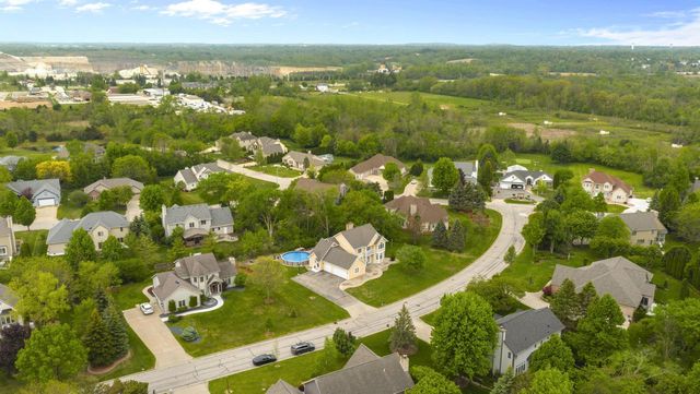 5429 Yale DRIVE, Franklin, WI 53132