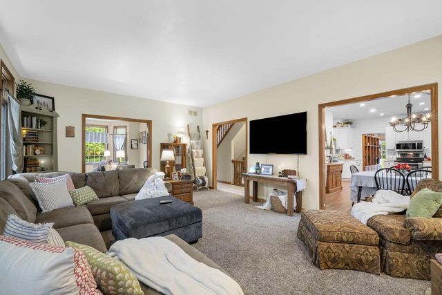5429 Yale DRIVE, Franklin, WI 53132