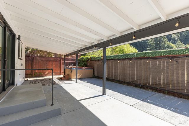 20095 River Blvd, Monte Rio, CA 95462