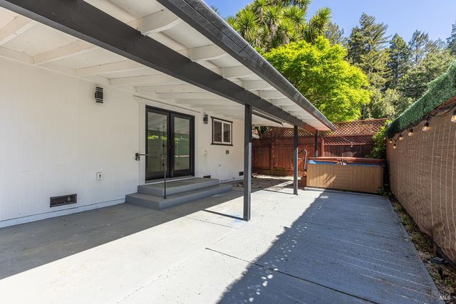 20095 River Blvd, Monte Rio, CA 95462