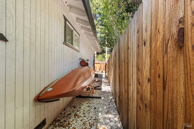 20095 River Blvd, Monte Rio, CA 95462