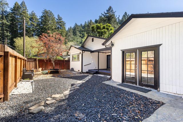 20095 River Blvd, Monte Rio, CA 95462