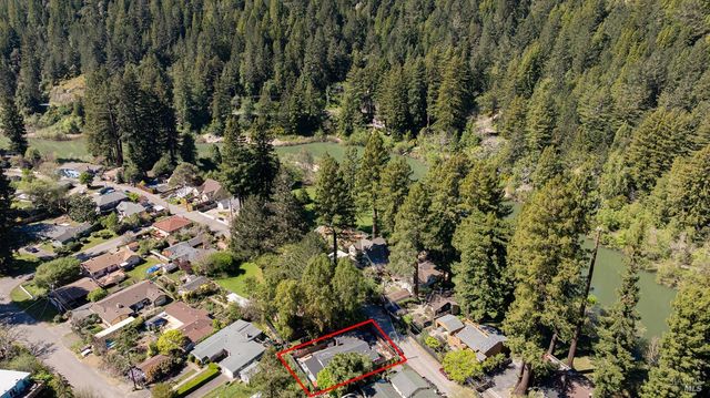 20095 River Blvd, Monte Rio, CA 95462