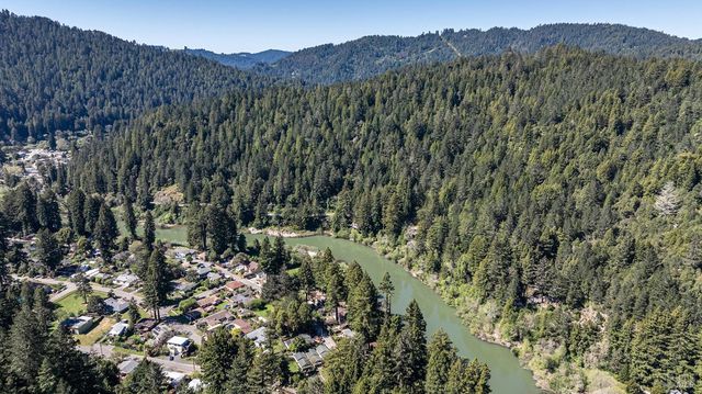 20095 River Blvd, Monte Rio, CA 95462