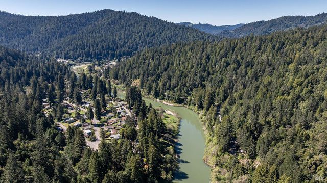 20095 River Blvd, Monte Rio, CA 95462