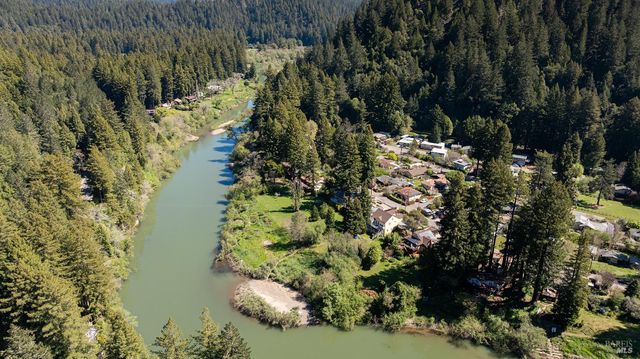 20095 River Blvd, Monte Rio, CA 95462