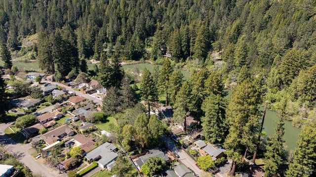 20095 River Blvd, Monte Rio, CA 95462