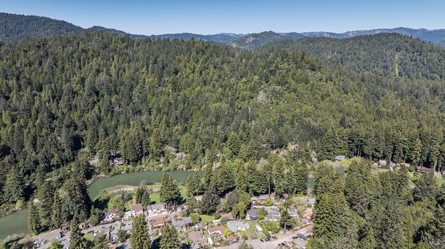 20095 River Blvd, Monte Rio, CA 95462