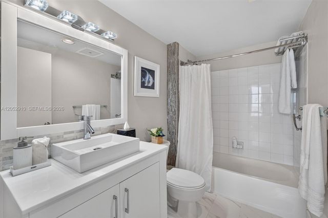 17375 Collins Avenue 2101, Sunny Isles Beach, FL 33160