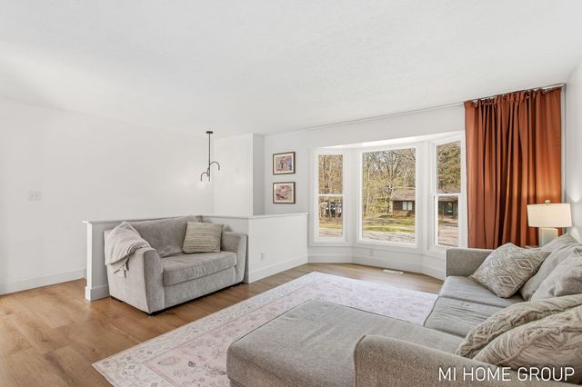 17160 5th Street, Holland, MI 49424