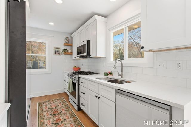 17160 5th Street, Holland, MI 49424
