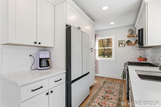 17160 5th Street, Holland, MI 49424