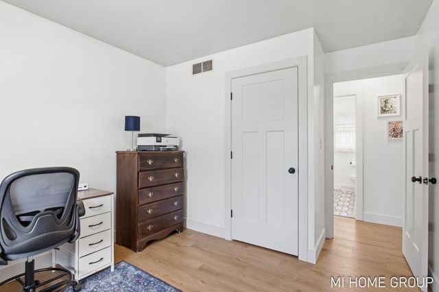 17160 5th Street, Holland, MI 49424