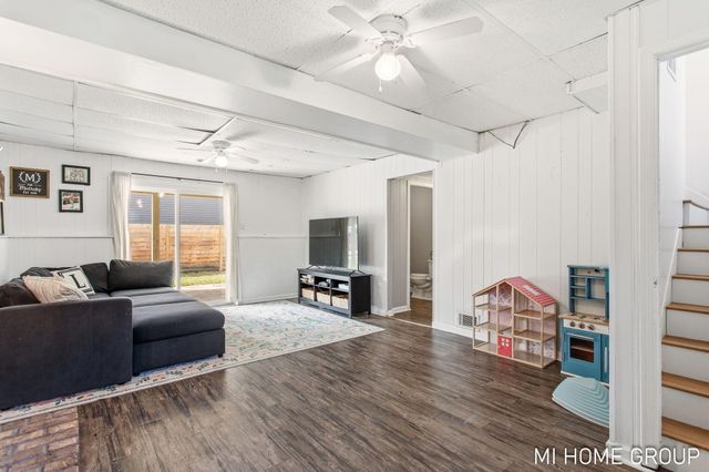 17160 5th Street, Holland, MI 49424