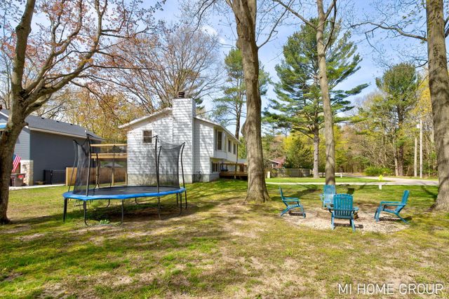 17160 5th Street, Holland, MI 49424