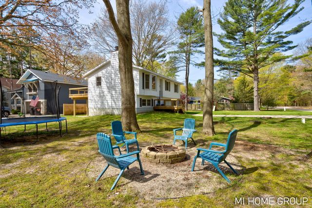 17160 5th Street, Holland, MI 49424
