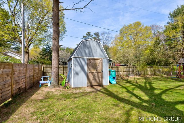 17160 5th Street, Holland, MI 49424