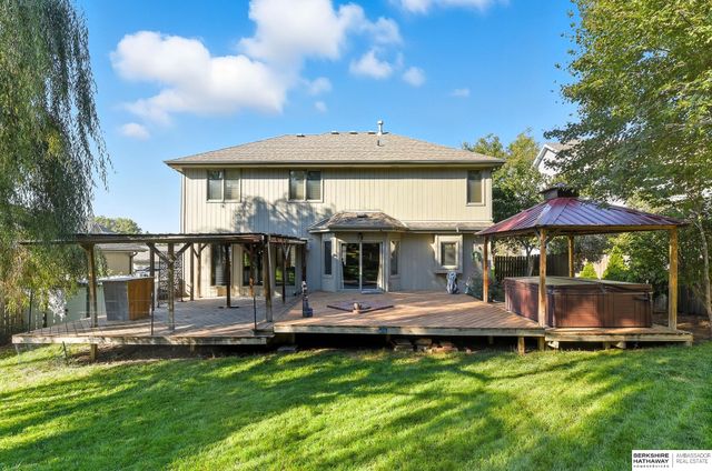 16641 Olive Street, Omaha, NE 68136