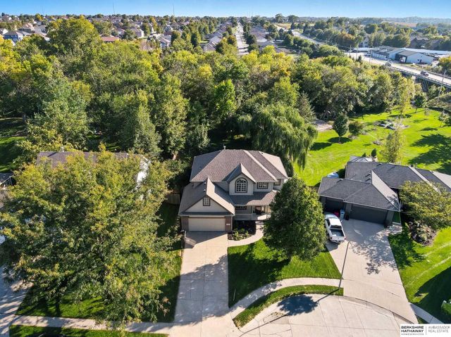 16641 Olive Street, Omaha, NE 68136