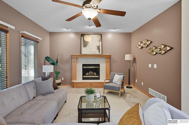 16641 Olive Street, Omaha, NE 68136