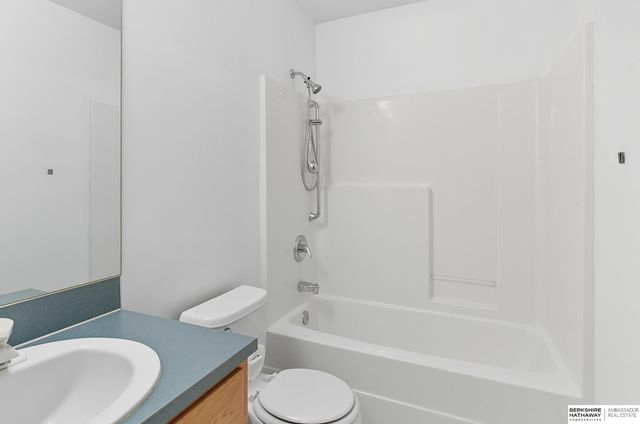 16641 Olive Street, Omaha, NE 68136