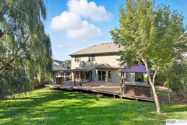 16641 Olive Street, Omaha, NE 68136