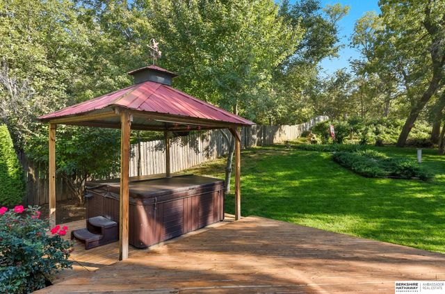 16641 Olive Street, Omaha, NE 68136