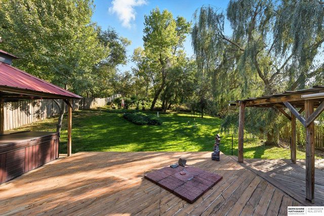 16641 Olive Street, Omaha, NE 68136