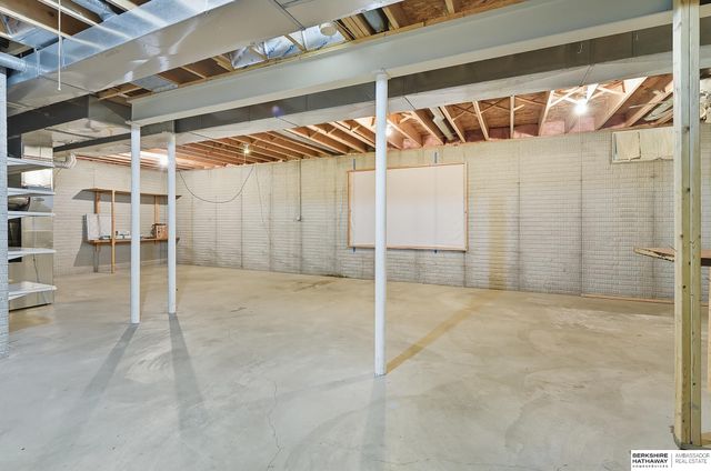 16641 Olive Street, Omaha, NE 68136