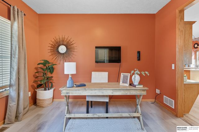 16641 Olive Street, Omaha, NE 68136