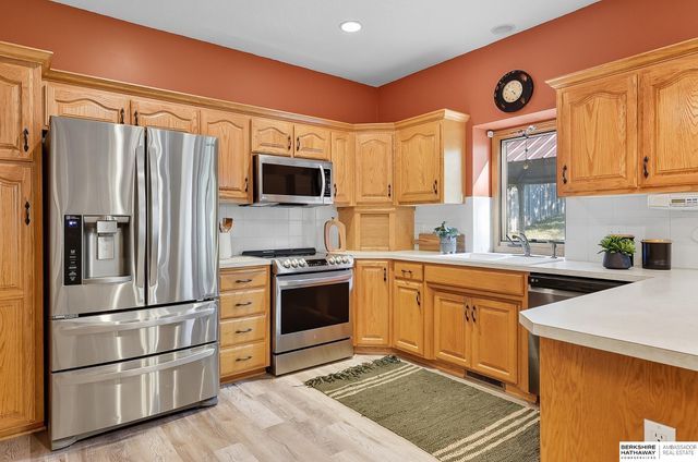 16641 Olive Street, Omaha, NE 68136