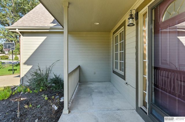 16641 Olive Street, Omaha, NE 68136