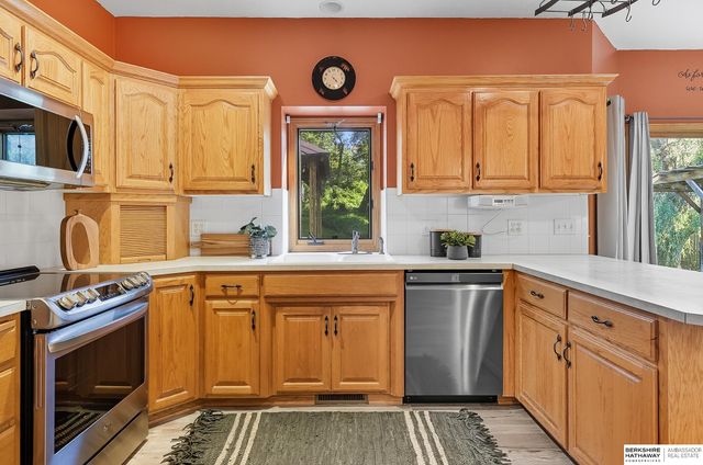 16641 Olive Street, Omaha, NE 68136