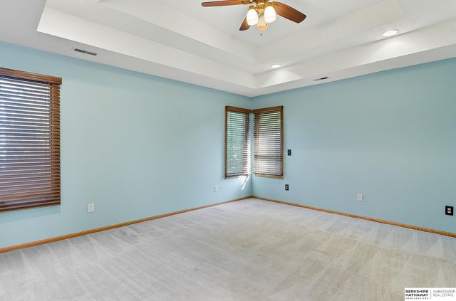 16641 Olive Street, Omaha, NE 68136