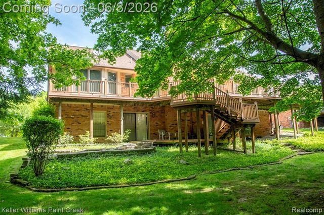 1447 Oakstone Drive, Rochester Hills, MI 48309