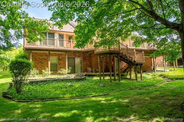 1447 Oakstone Drive, Rochester Hills, MI 48309