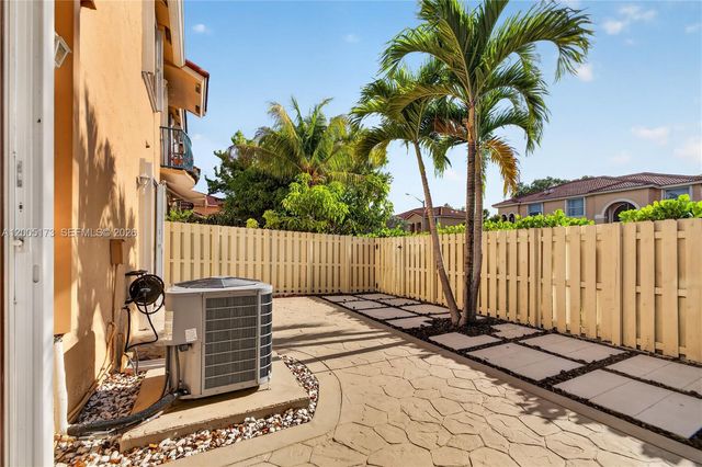 2340 NW 161st Ave, Pembroke Pines, FL 33028