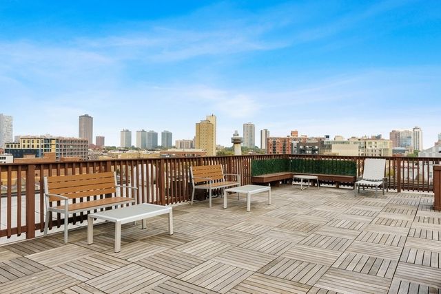 3150 N Sheffield Avenue 403, Chicago, IL 60657