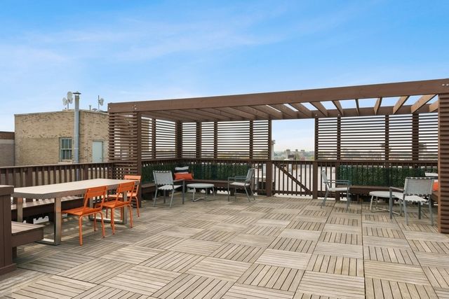 3150 N Sheffield Avenue 403, Chicago, IL 60657