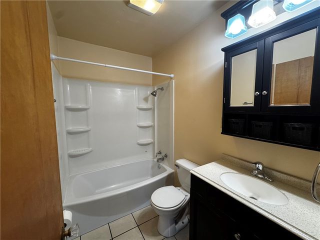 4642 W Hillcrest Avenue, Dayton, OH 45406