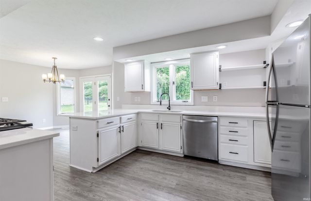 8330 Greendale Drive, Evansville, IN 47711