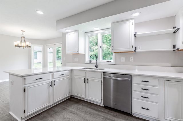8330 Greendale Drive, Evansville, IN 47711