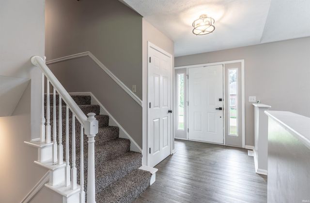 8330 Greendale Drive, Evansville, IN 47711