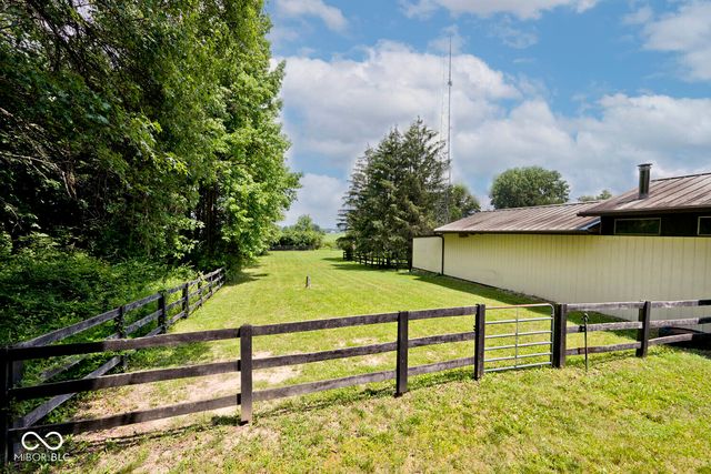 7504 W 600 S, New Palestine, IN 46163
